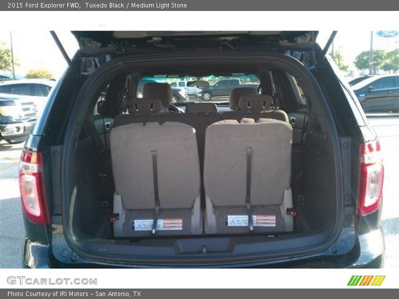 Tuxedo Black / Medium Light Stone 2015 Ford Explorer FWD
