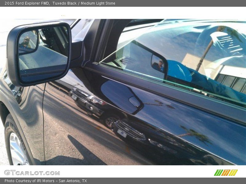 Tuxedo Black / Medium Light Stone 2015 Ford Explorer FWD