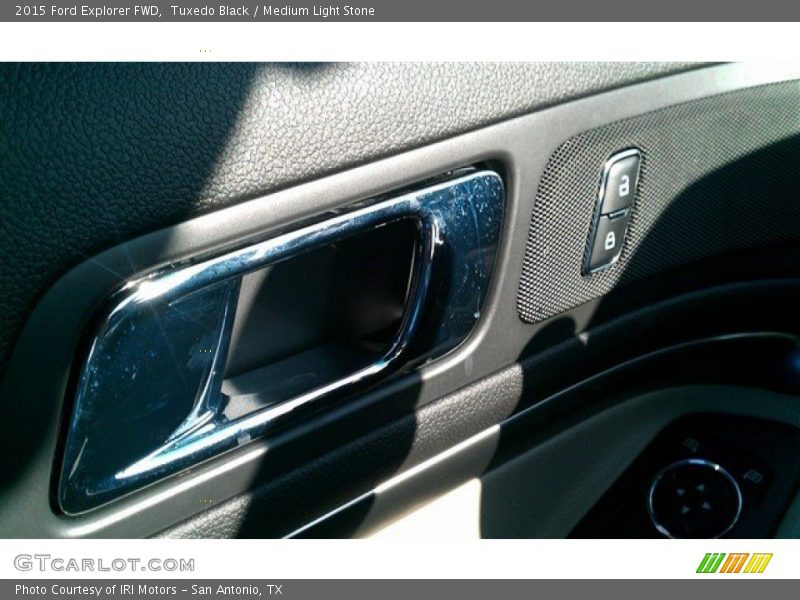 Tuxedo Black / Medium Light Stone 2015 Ford Explorer FWD