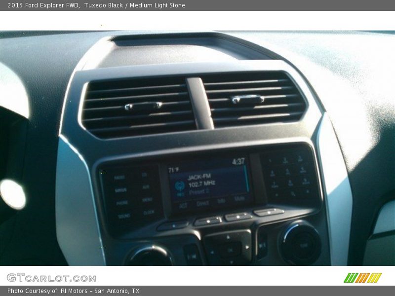 Tuxedo Black / Medium Light Stone 2015 Ford Explorer FWD