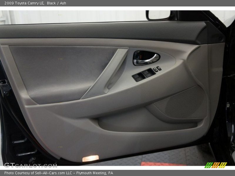 Black / Ash 2009 Toyota Camry LE