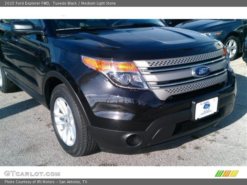 Tuxedo Black / Medium Light Stone 2015 Ford Explorer FWD