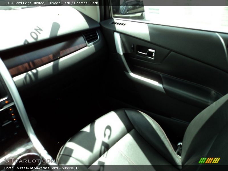Tuxedo Black / Charcoal Black 2014 Ford Edge Limited