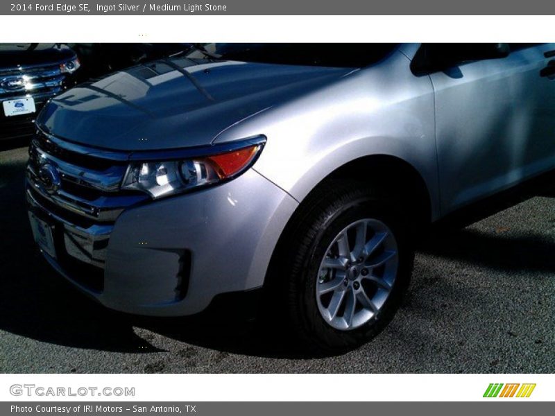 Ingot Silver / Medium Light Stone 2014 Ford Edge SE