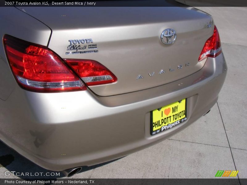 Desert Sand Mica / Ivory 2007 Toyota Avalon XLS
