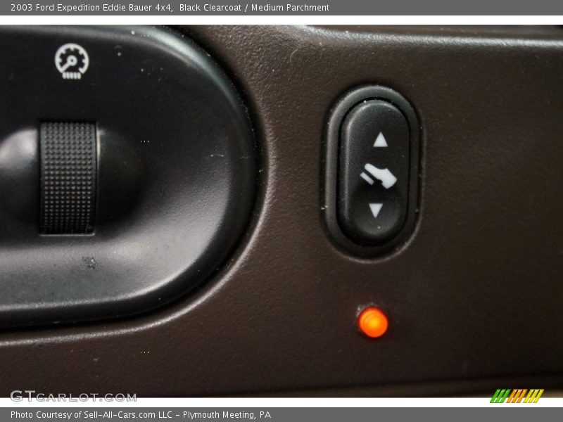Black Clearcoat / Medium Parchment 2003 Ford Expedition Eddie Bauer 4x4