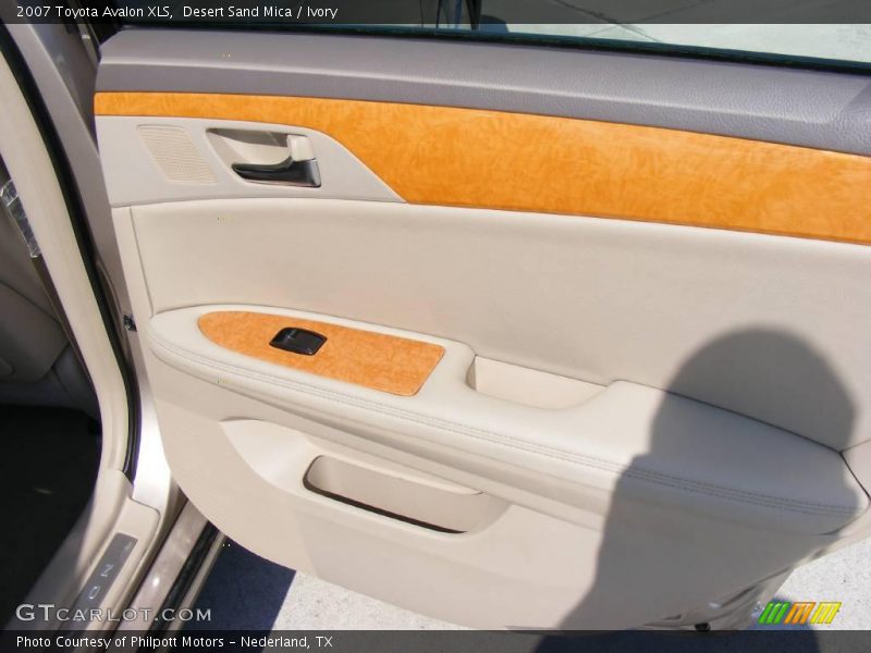 Desert Sand Mica / Ivory 2007 Toyota Avalon XLS