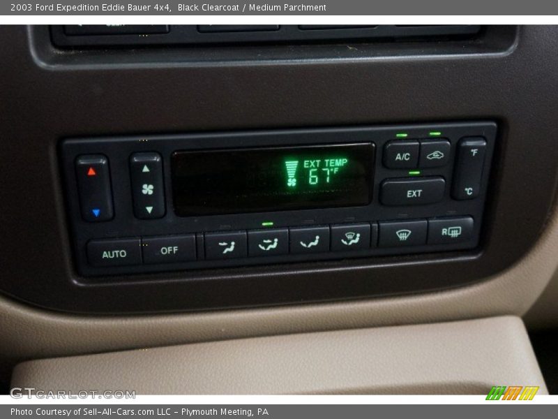 Black Clearcoat / Medium Parchment 2003 Ford Expedition Eddie Bauer 4x4
