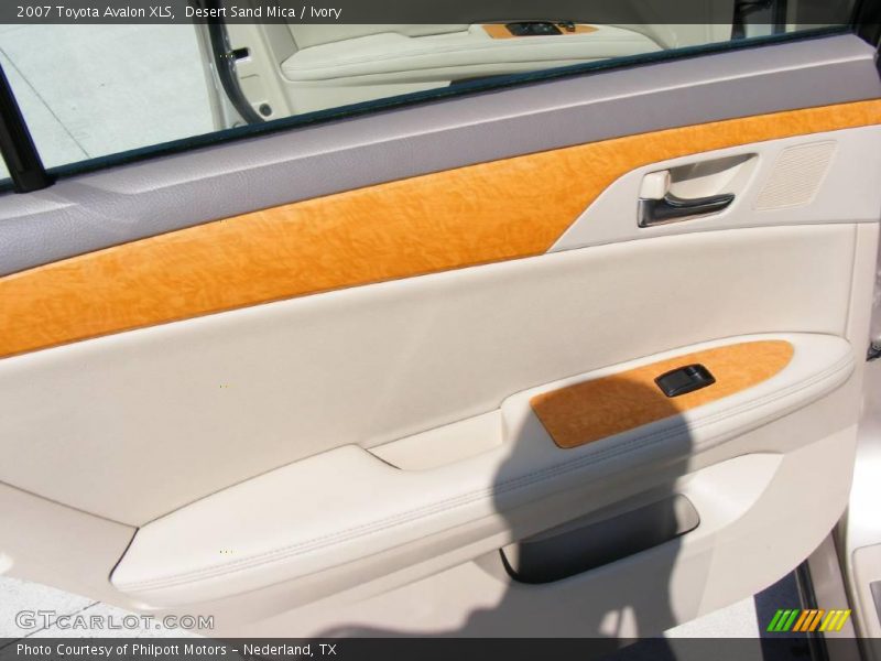 Desert Sand Mica / Ivory 2007 Toyota Avalon XLS