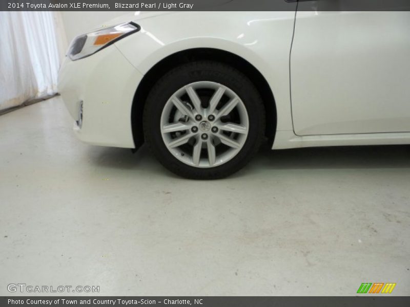 Blizzard Pearl / Light Gray 2014 Toyota Avalon XLE Premium