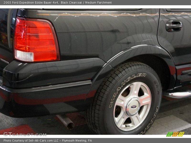 Black Clearcoat / Medium Parchment 2003 Ford Expedition Eddie Bauer 4x4