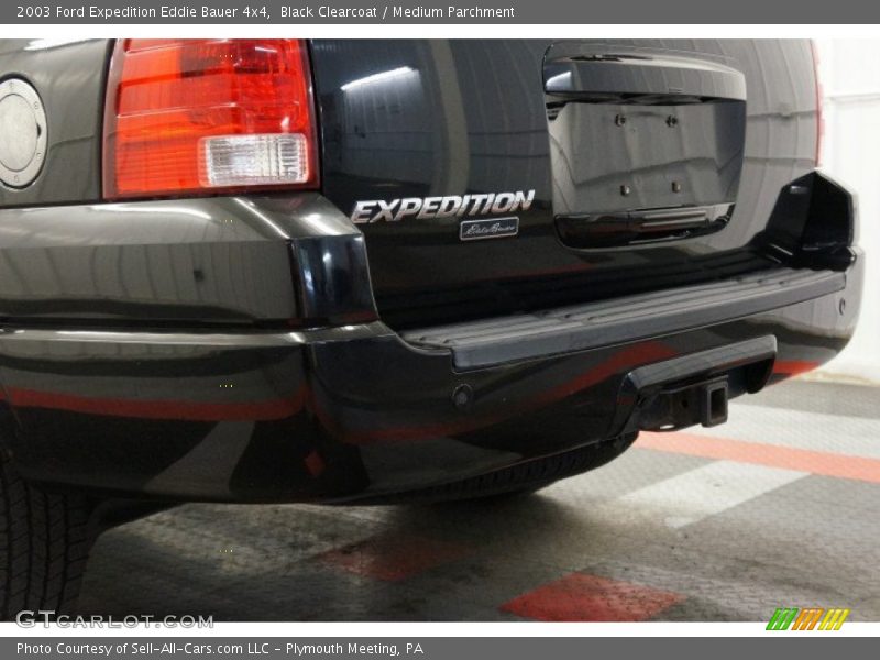 Black Clearcoat / Medium Parchment 2003 Ford Expedition Eddie Bauer 4x4