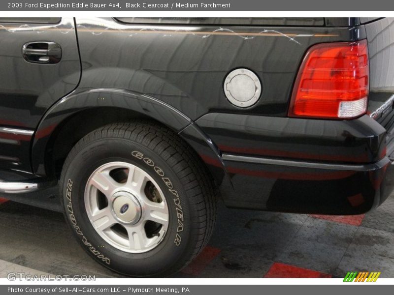 Black Clearcoat / Medium Parchment 2003 Ford Expedition Eddie Bauer 4x4