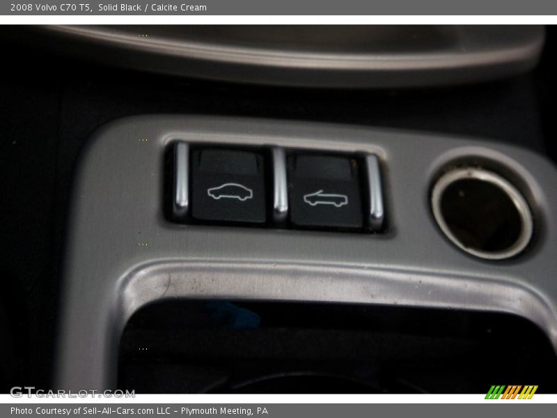 Solid Black / Calcite Cream 2008 Volvo C70 T5