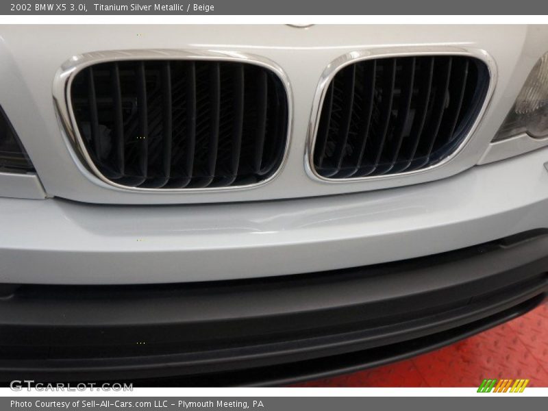 Titanium Silver Metallic / Beige 2002 BMW X5 3.0i