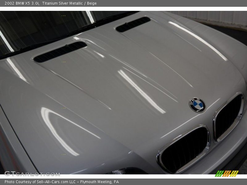 Titanium Silver Metallic / Beige 2002 BMW X5 3.0i