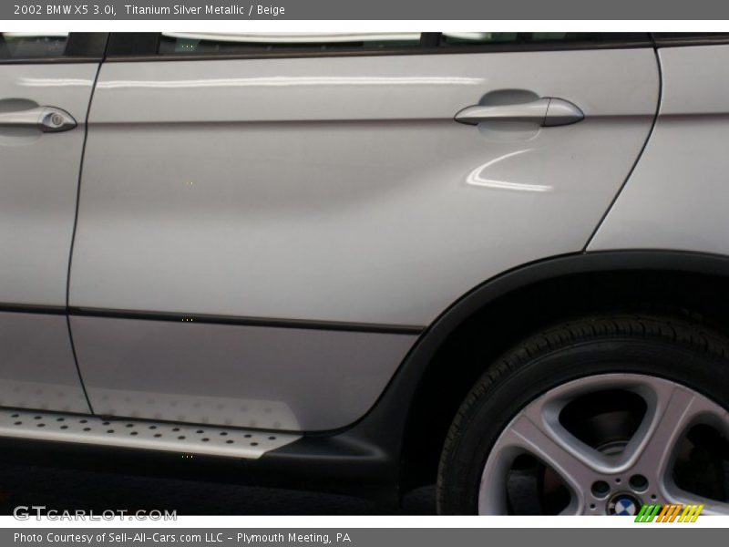 Titanium Silver Metallic / Beige 2002 BMW X5 3.0i
