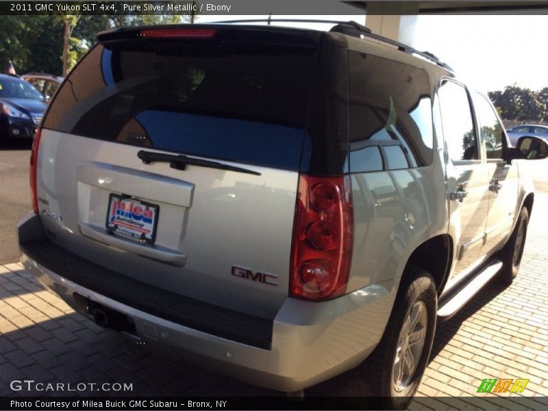 Pure Silver Metallic / Ebony 2011 GMC Yukon SLT 4x4