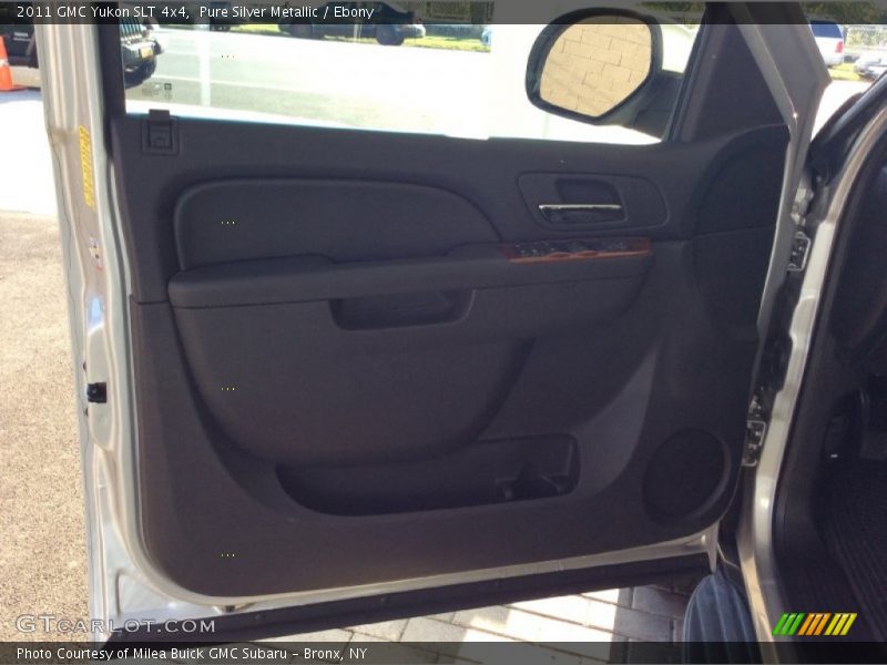 Pure Silver Metallic / Ebony 2011 GMC Yukon SLT 4x4