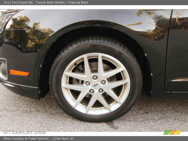 Tuxedo Black Metallic / Charcoal Black 2011 Ford Fusion SEL