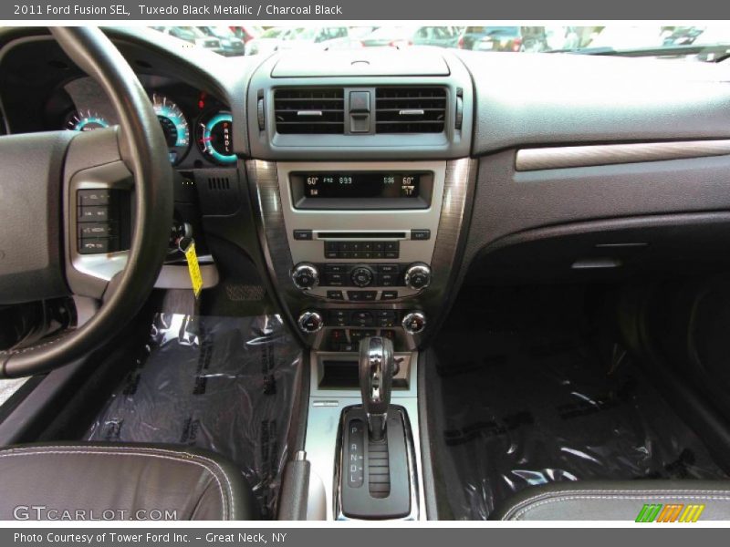 Tuxedo Black Metallic / Charcoal Black 2011 Ford Fusion SEL