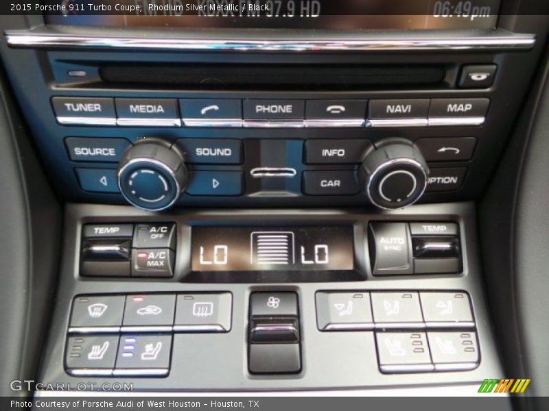 Controls of 2015 911 Turbo Coupe
