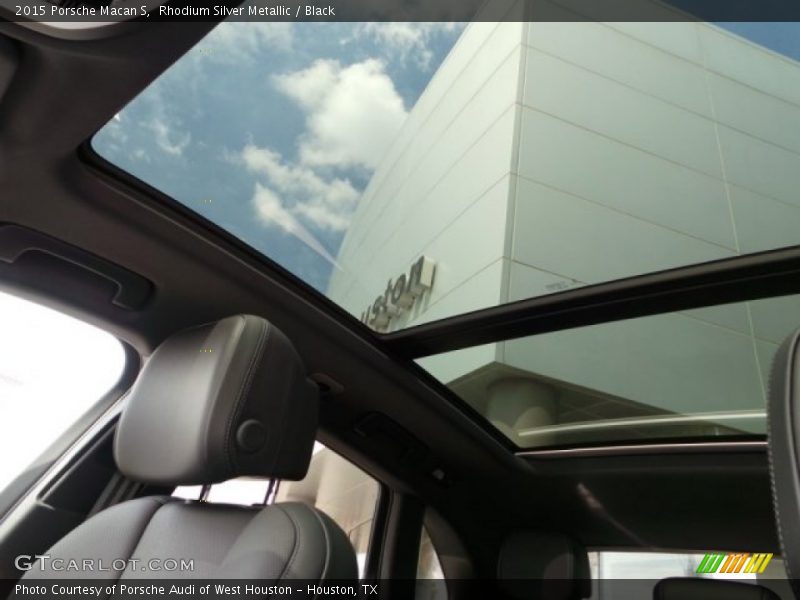 Sunroof of 2015 Macan S
