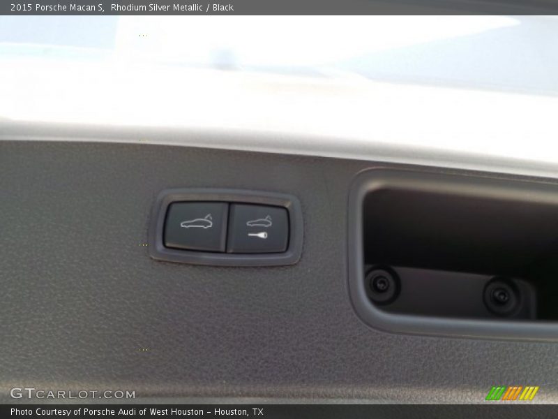 Rhodium Silver Metallic / Black 2015 Porsche Macan S