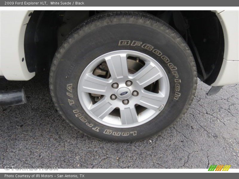 White Suede / Black 2009 Ford Explorer XLT