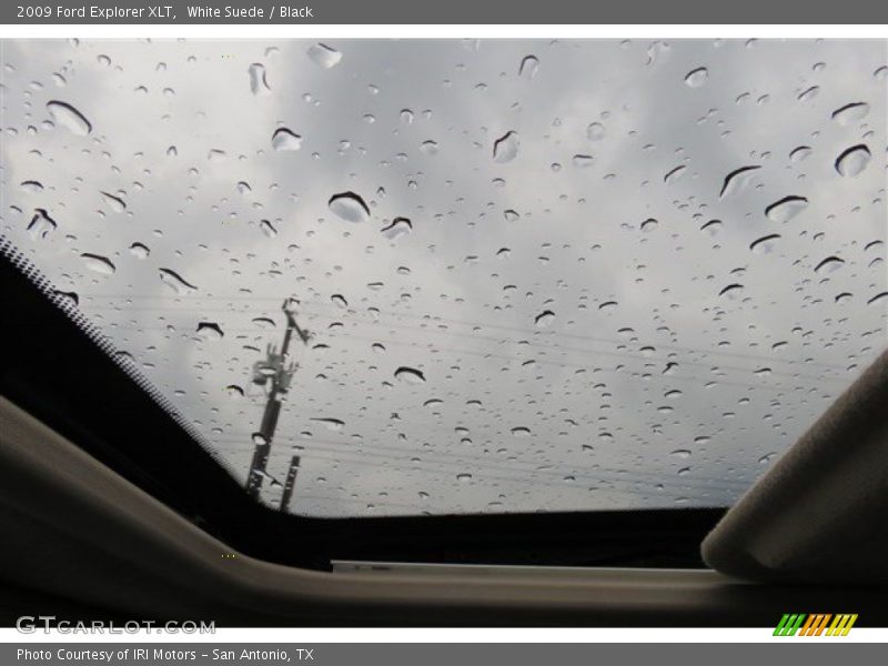White Suede / Black 2009 Ford Explorer XLT