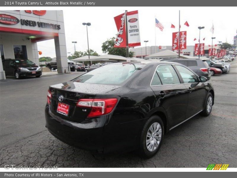 Attitude Black Metallic / Ivory 2014 Toyota Camry L