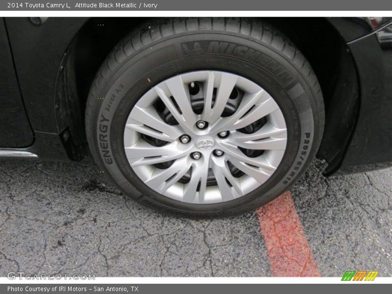 Attitude Black Metallic / Ivory 2014 Toyota Camry L