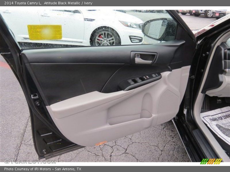 Attitude Black Metallic / Ivory 2014 Toyota Camry L