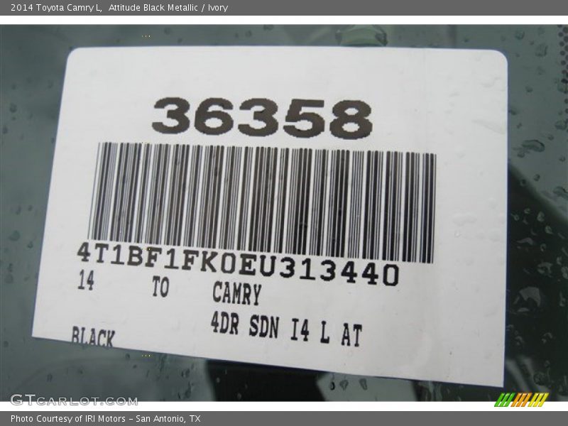 Attitude Black Metallic / Ivory 2014 Toyota Camry L