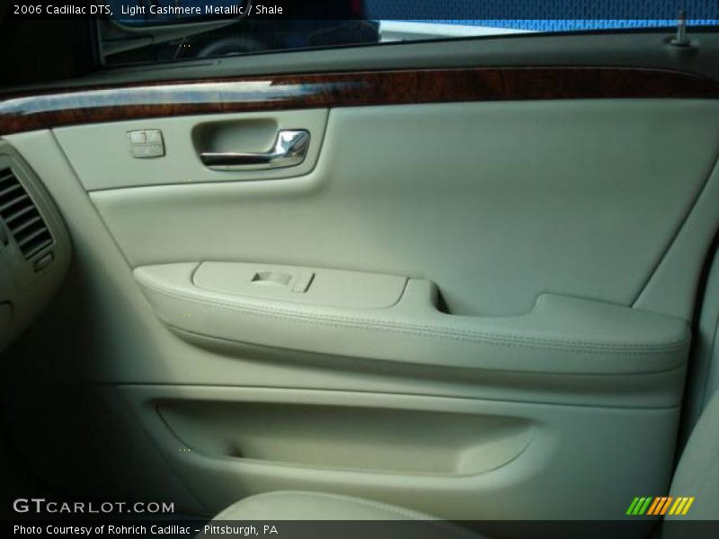 Light Cashmere Metallic / Shale 2006 Cadillac DTS