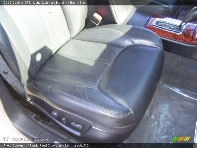 Light Cashmere Metallic / Ebony Black 2006 Cadillac DTS