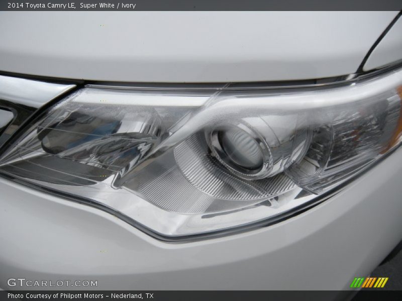 Super White / Ivory 2014 Toyota Camry LE