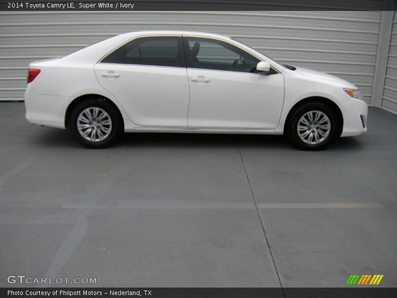 Super White / Ivory 2014 Toyota Camry LE