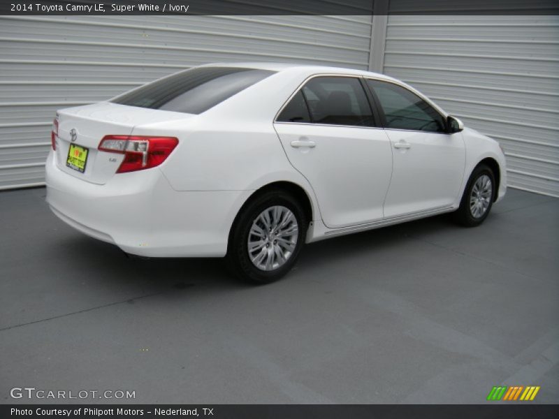 Super White / Ivory 2014 Toyota Camry LE