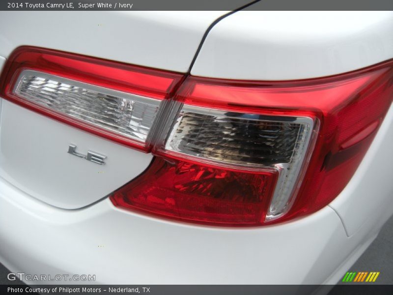 Super White / Ivory 2014 Toyota Camry LE