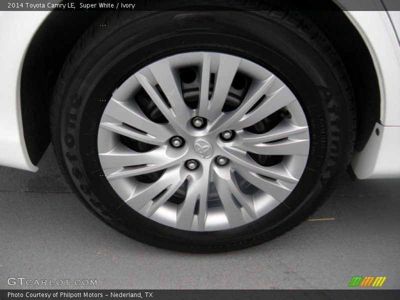 Super White / Ivory 2014 Toyota Camry LE
