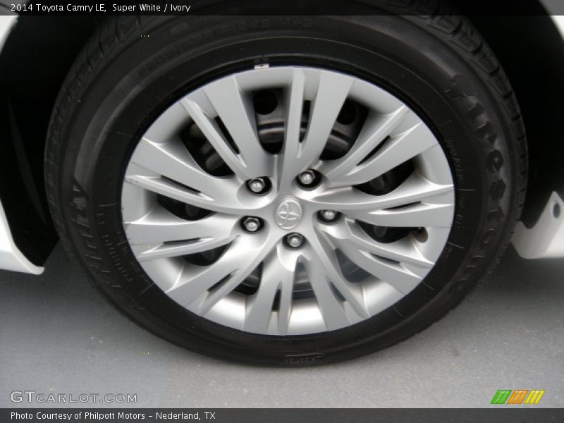 Super White / Ivory 2014 Toyota Camry LE