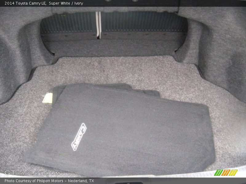 Super White / Ivory 2014 Toyota Camry LE