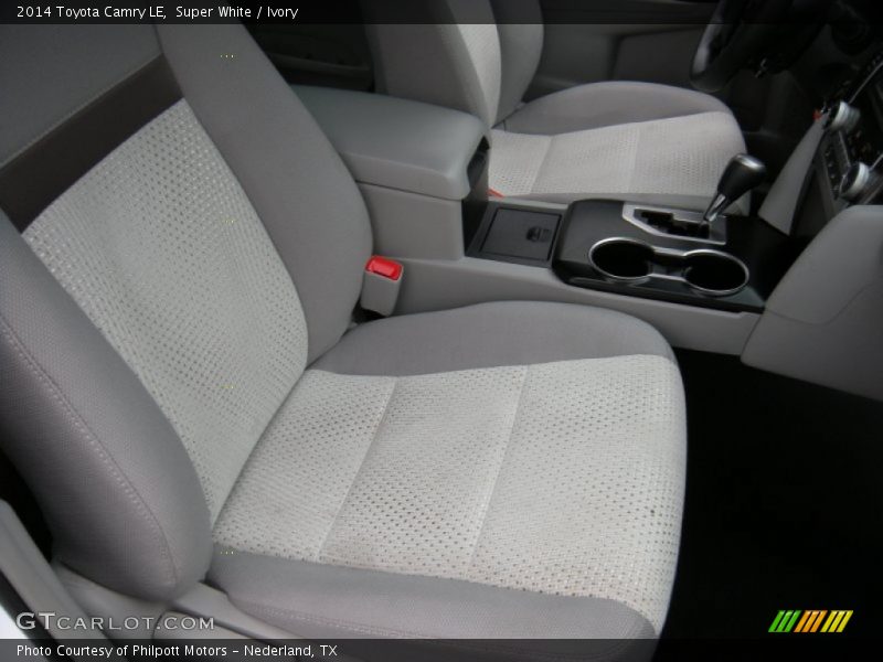 Super White / Ivory 2014 Toyota Camry LE
