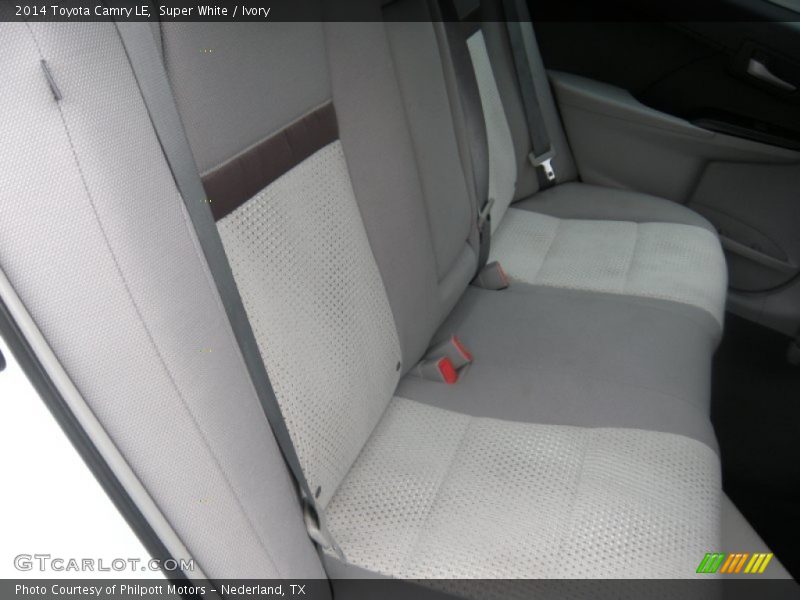 Super White / Ivory 2014 Toyota Camry LE
