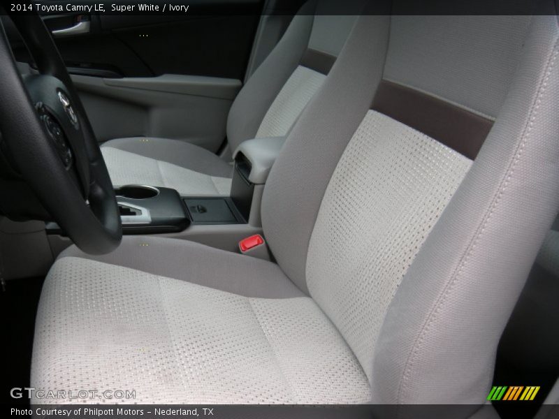 Super White / Ivory 2014 Toyota Camry LE
