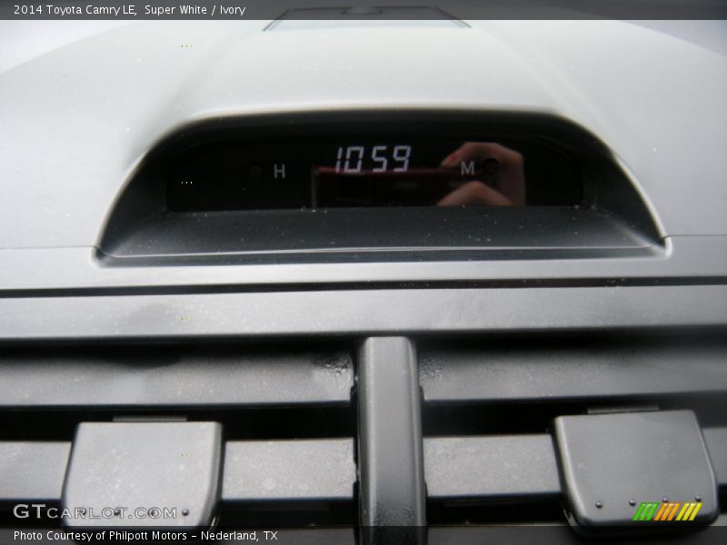 Super White / Ivory 2014 Toyota Camry LE