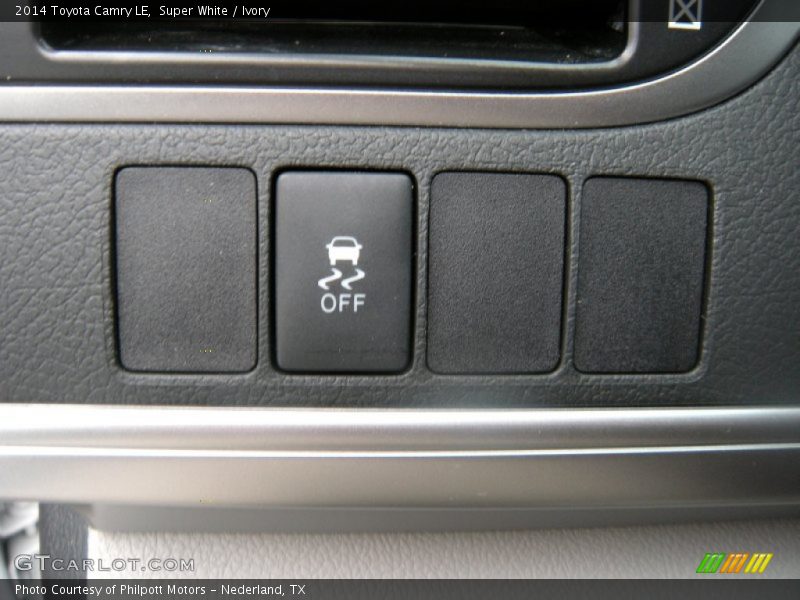 Super White / Ivory 2014 Toyota Camry LE