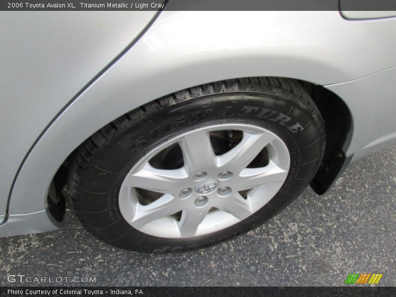 Titanium Metallic / Light Gray 2006 Toyota Avalon XL