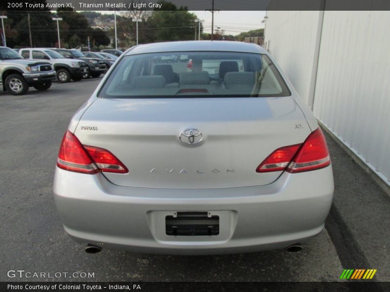 Titanium Metallic / Light Gray 2006 Toyota Avalon XL